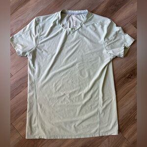 Men’s Ten Thousand Basic Workout T-Shirt - Size Medium